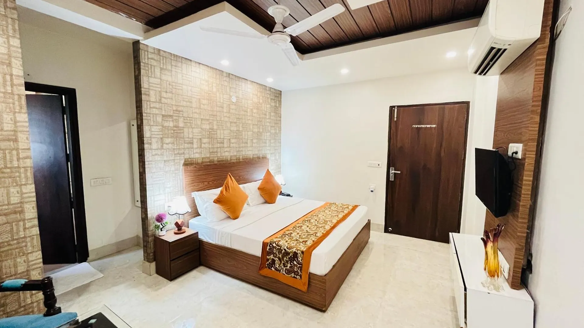 ***  Hotel Dayal Regency, Shushant Lok Sector 29, Near Fortis Hospital Gurgaon India