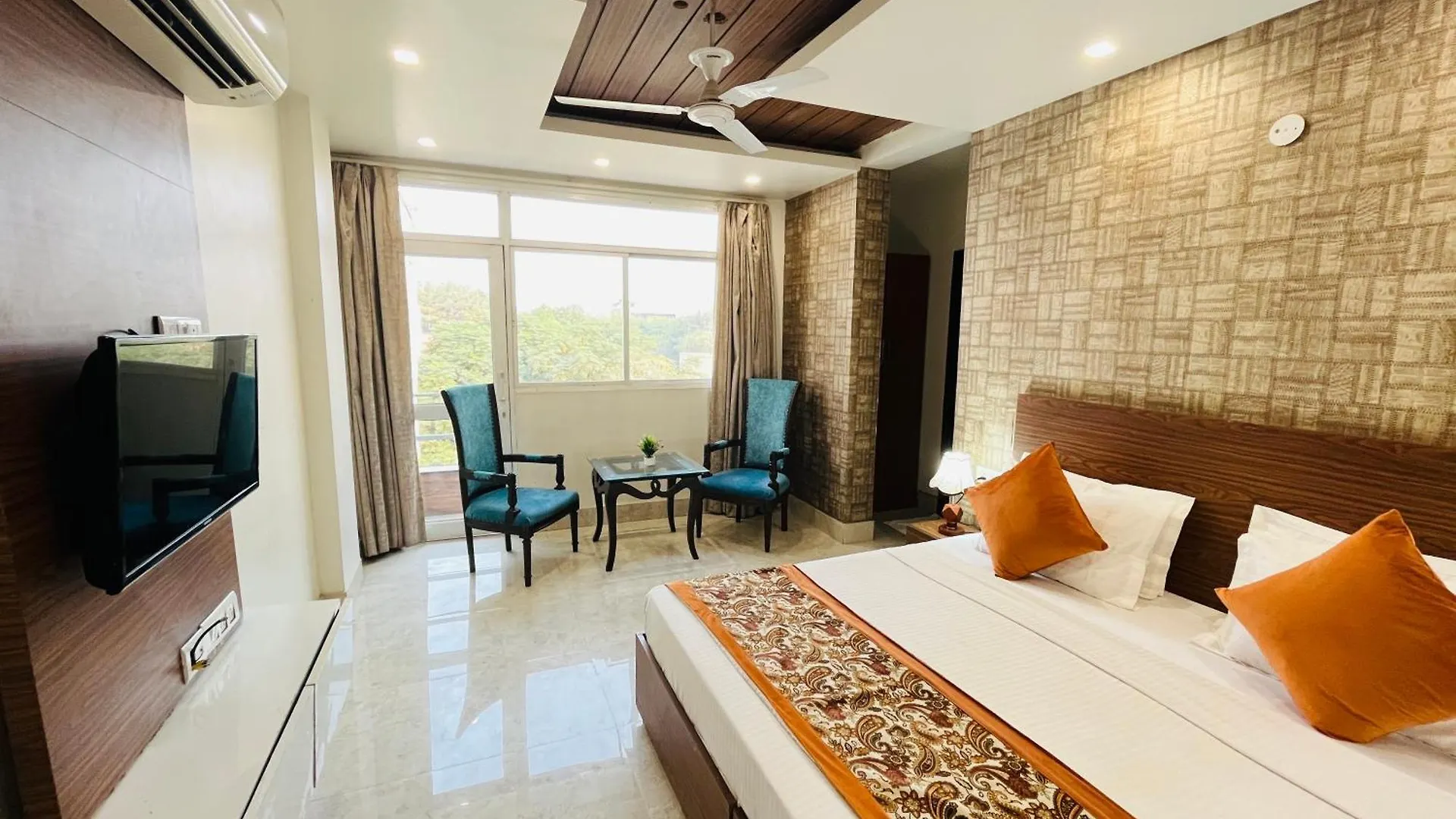 Hotel Dayal Regency, Shushant Lok Sector 29, Near Fortis Hospital Gurgaon 3*,