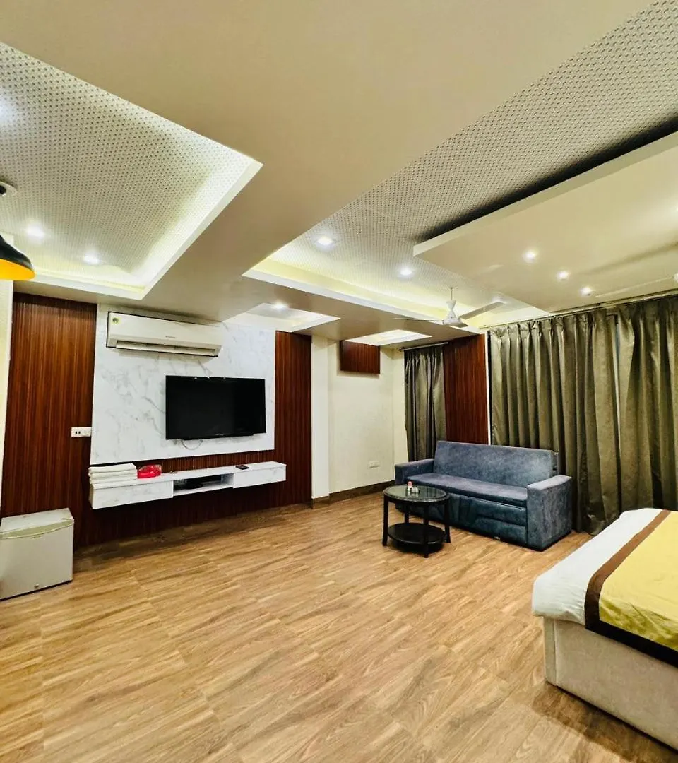 Hotel Dayal Regency, Shushant Lok Sector 29, Near Fortis Hospital Gurgaon 3*,
